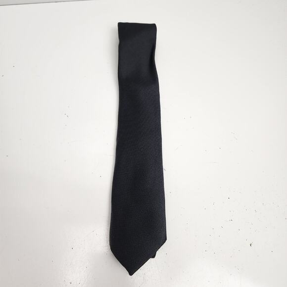 Men's Van Heusen Solid Black Silk Formal Wear Slim Necktie - Picture 1 of 4